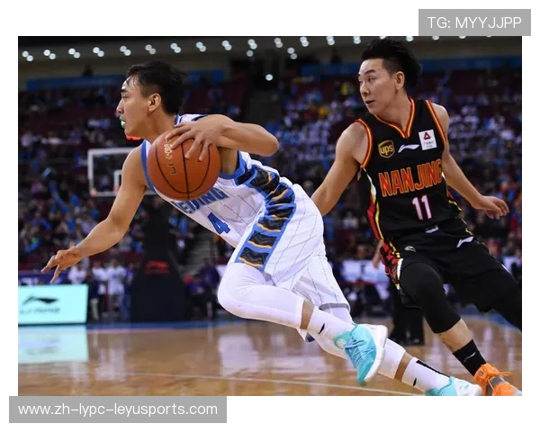 钢铁队长之路：CBA与足球双栖球员的竞技素养与成长之旅